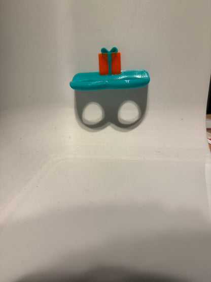 Present feeding ledge